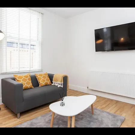 5 Blue Bridge Court Apartman York