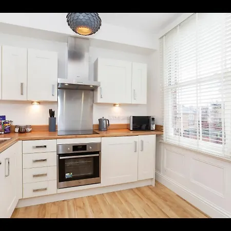 5 Blue Bridge Court Apartman York