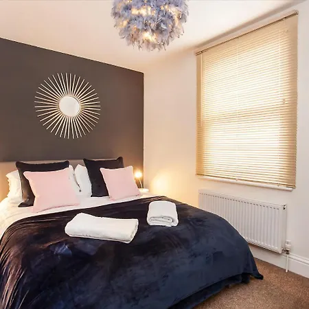 Apartment 5 Blue Bridge Court York