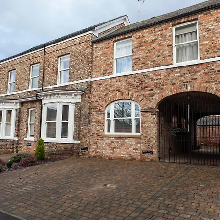 5 Blue Bridge Court *